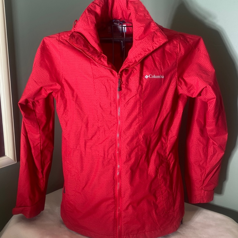 Columbia red and black jacket/windbreaker size small womens
